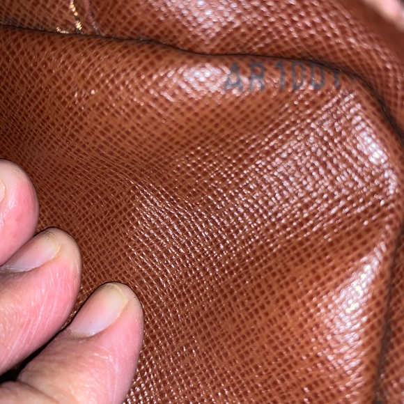 Louis Vuitton Nile Crossbody Bag - Picture 11 of 16